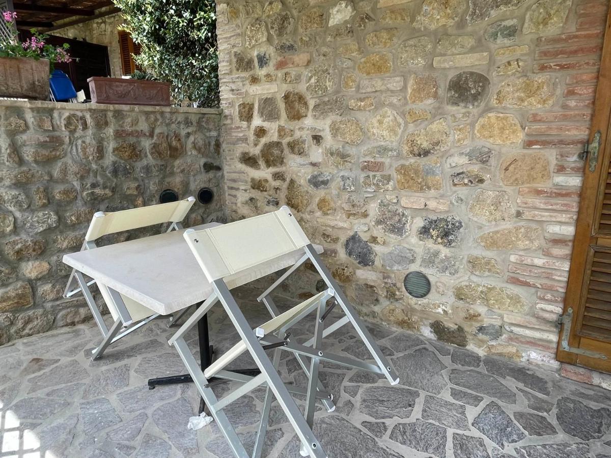 Casa Vacanza Le Case San Gimignano Exterior foto