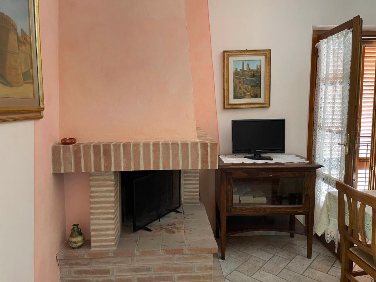 Casa Vacanza Le Case San Gimignano Exterior foto