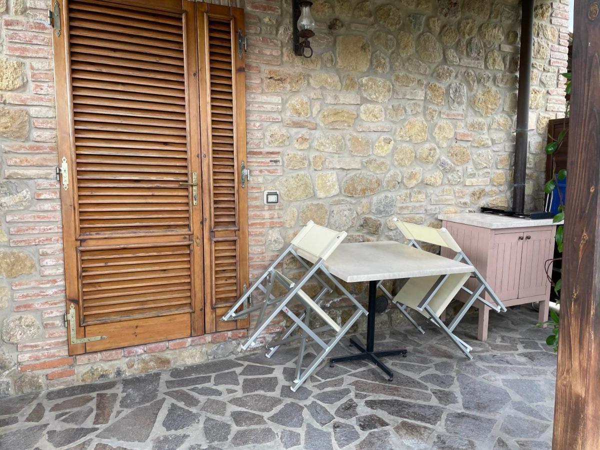 Casa Vacanza Le Case San Gimignano Exterior foto